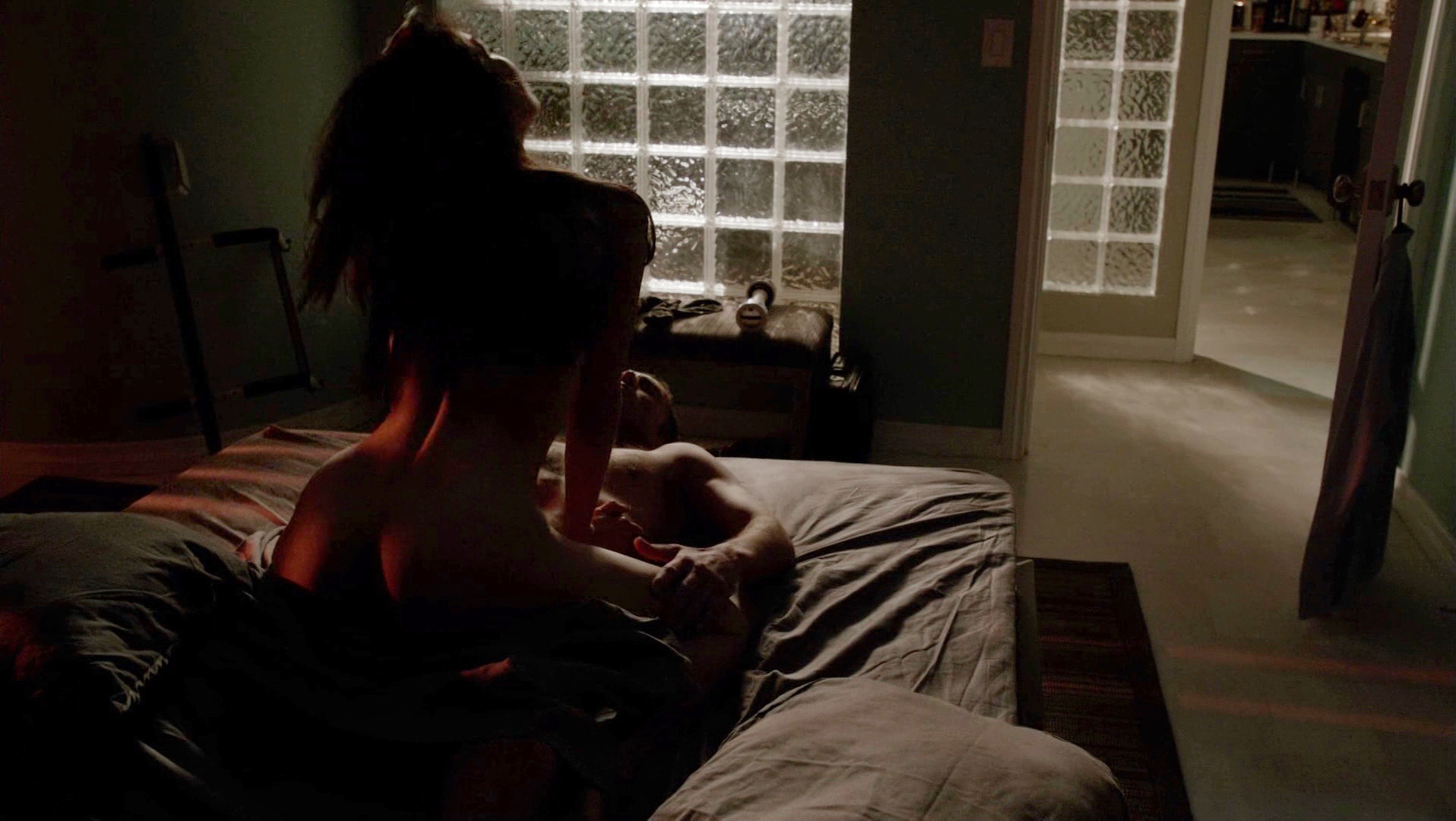 Aimee Garcia - Dexter s08e04 (2013) HDTV 1080p