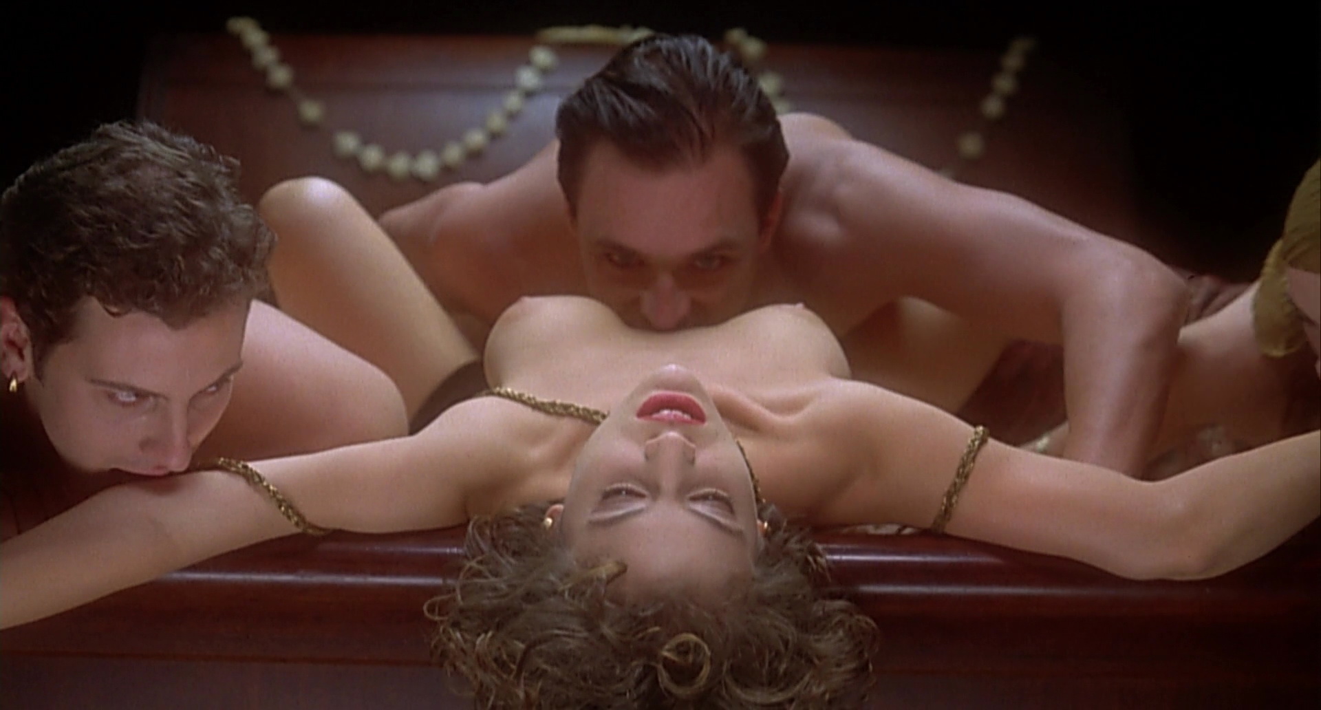 Female vampire sex scene - 🧡 Sex with a Vampire nude pics, página - 1 ANC....