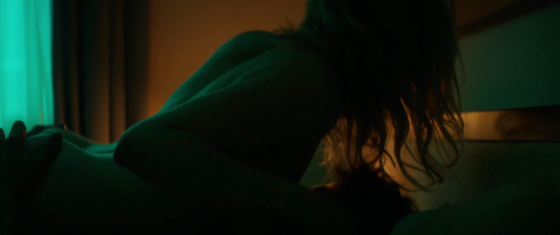 Eliza Taylor - The November Man (2014) HD 1080p