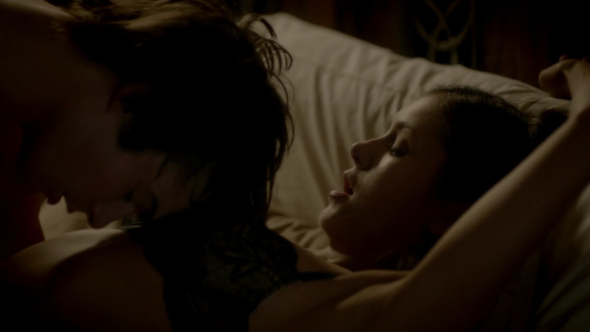 Nina Dobrev - The Vampire Diaries S04E07 (2012) HD 1080p