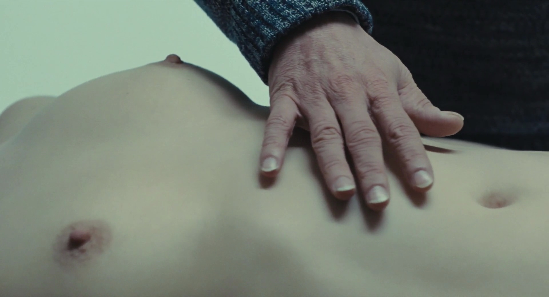 Isild Le Besco, Anais Demoustier - Une nouvelle amie (2014) HD 1080p