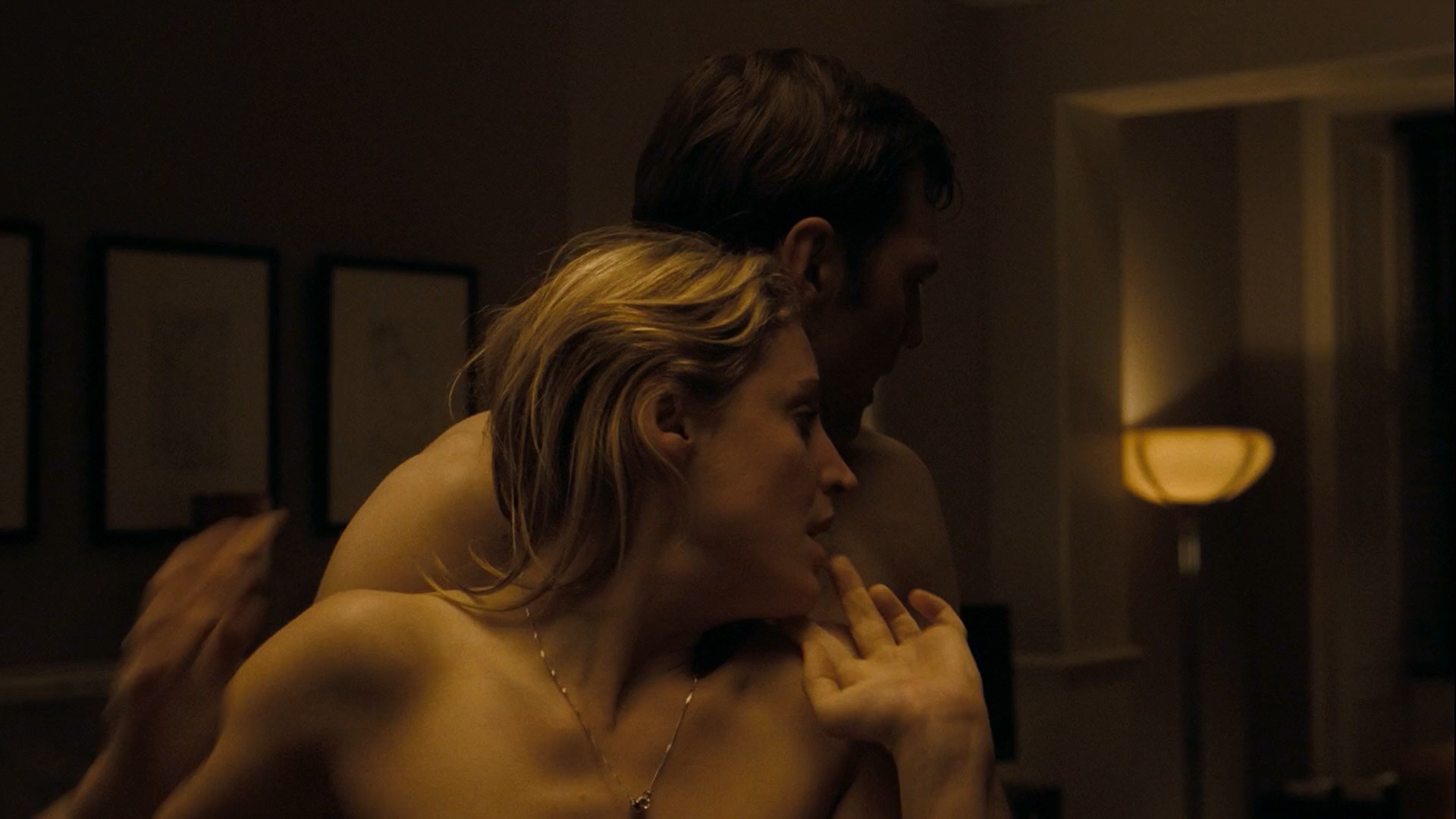 Sharon Stone, Flora Montgomery - Basic Instinct 2 - 1080p.