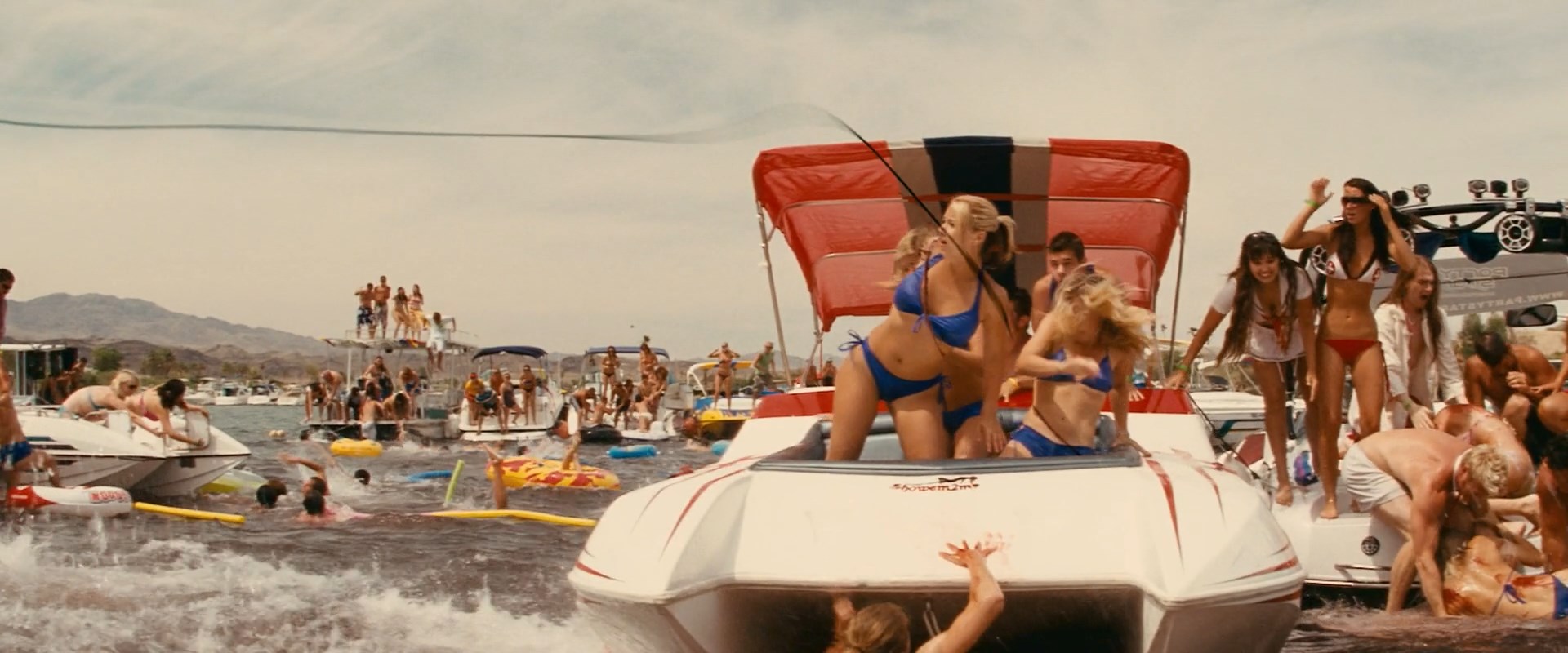 Slideshow gianna michaels piranha 3d.