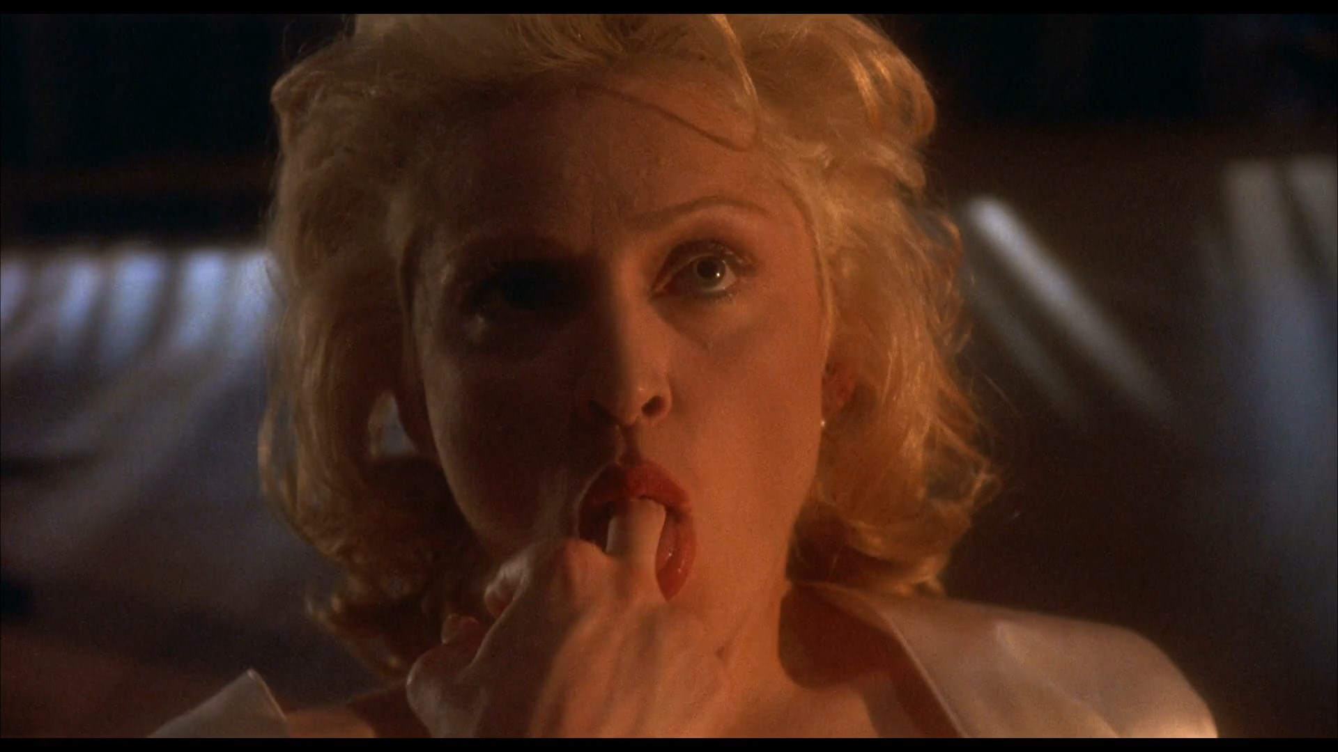 Madonna, Julianne Moore - Body of Evidence - 1080p.