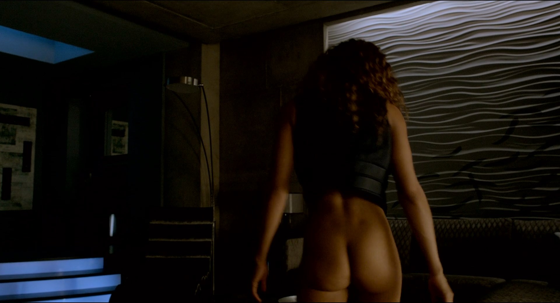 Juliette Binoche(nn), Patricia McKenzie - Cosmopolis - 1080p.