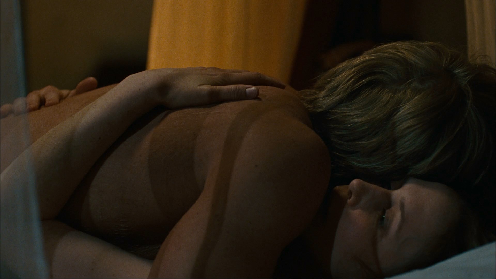 vera-farmiga-bikini-tube-mirren-sex