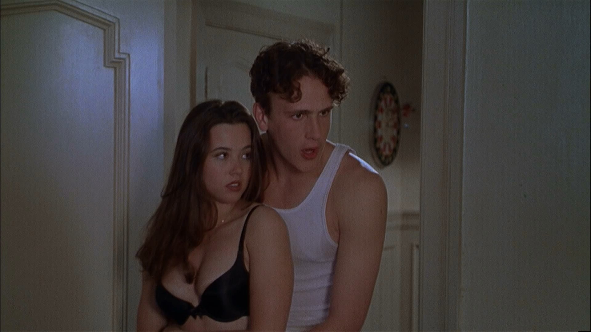 Linda Cardellini - Dead Man On Campus - 1080p.