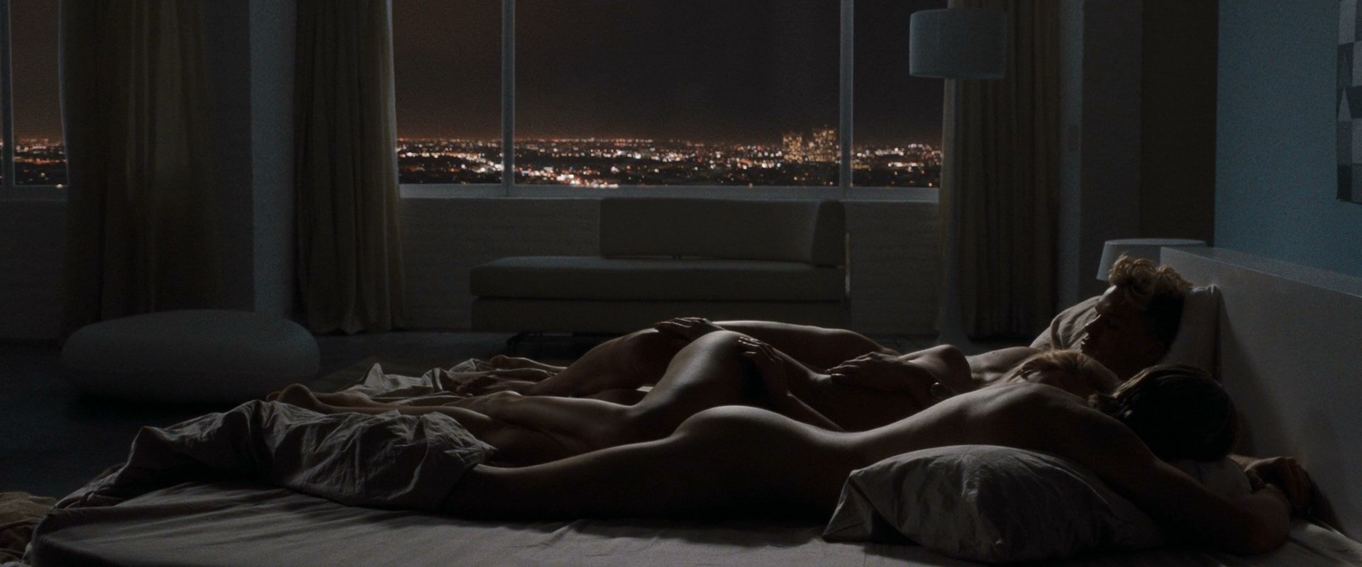 Amber Heard Nude With Two Guys In The Informers Picture