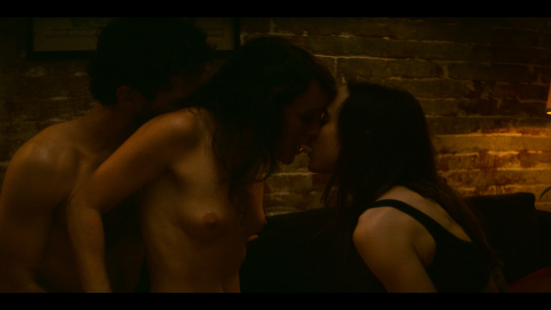 Ellen Page is having a threesome with some guy and Samantha Soule. 