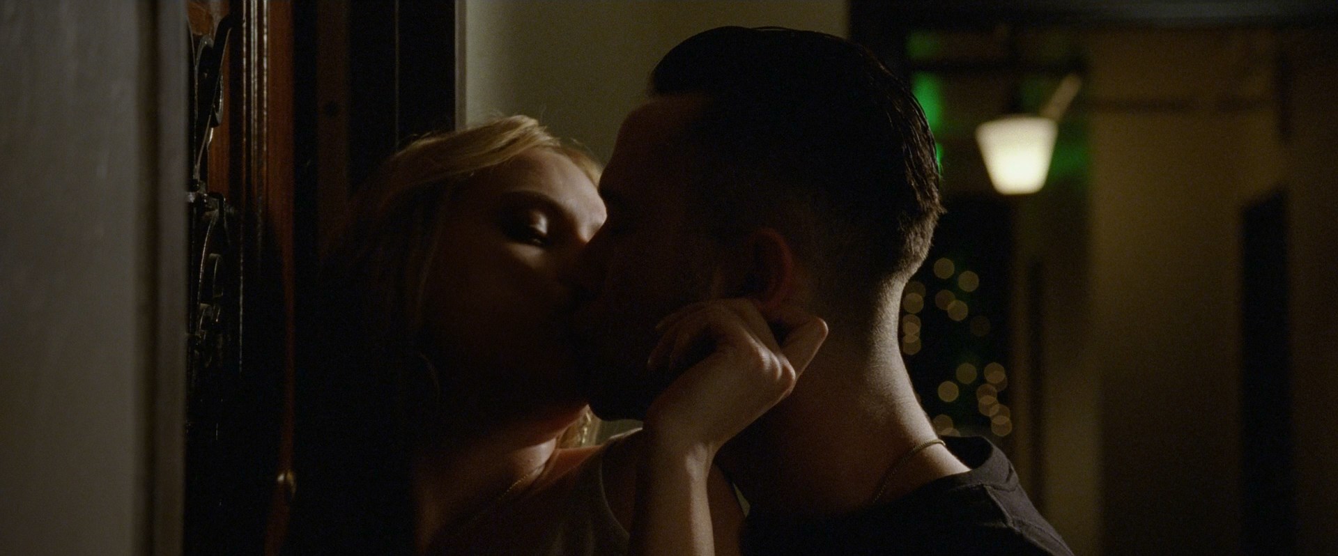 Scarlett Johansson - Don Jon - 1080p.