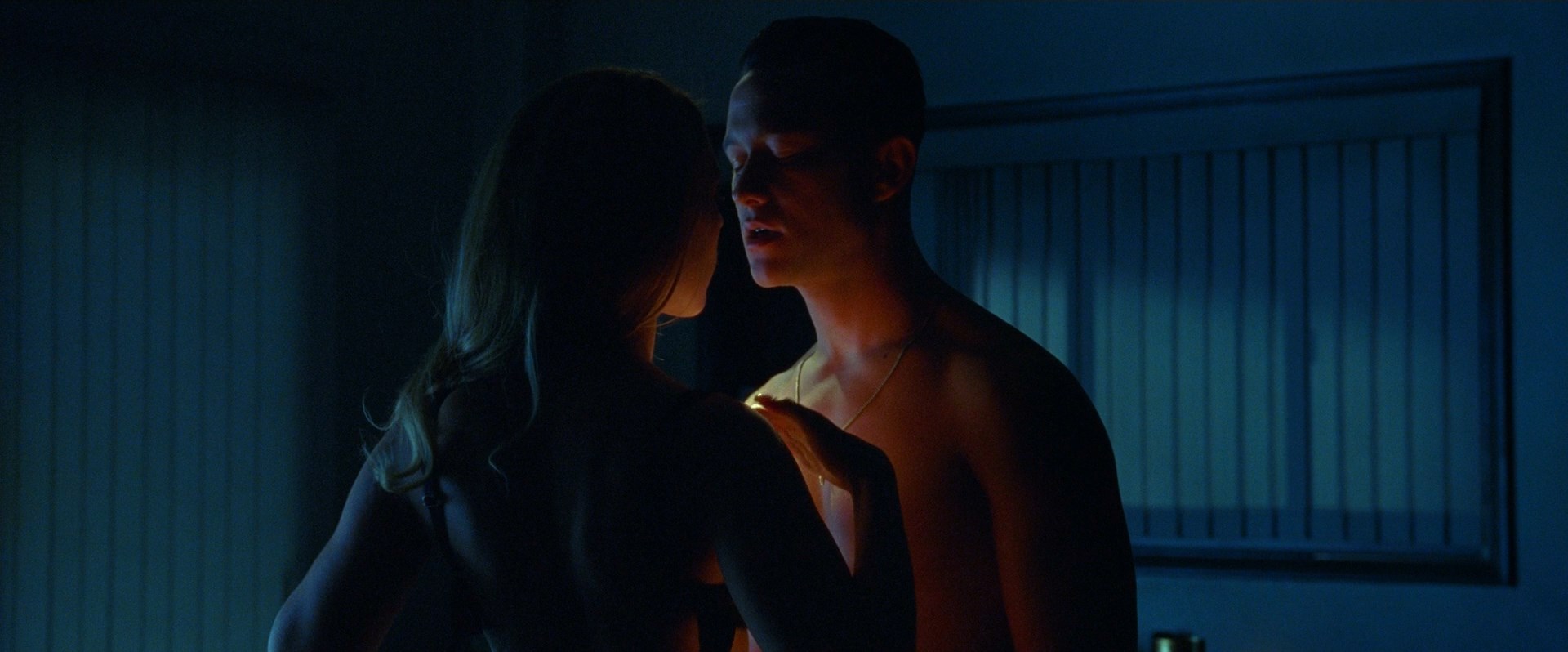 Scarlett Johansson - Don Jon - 1080p.