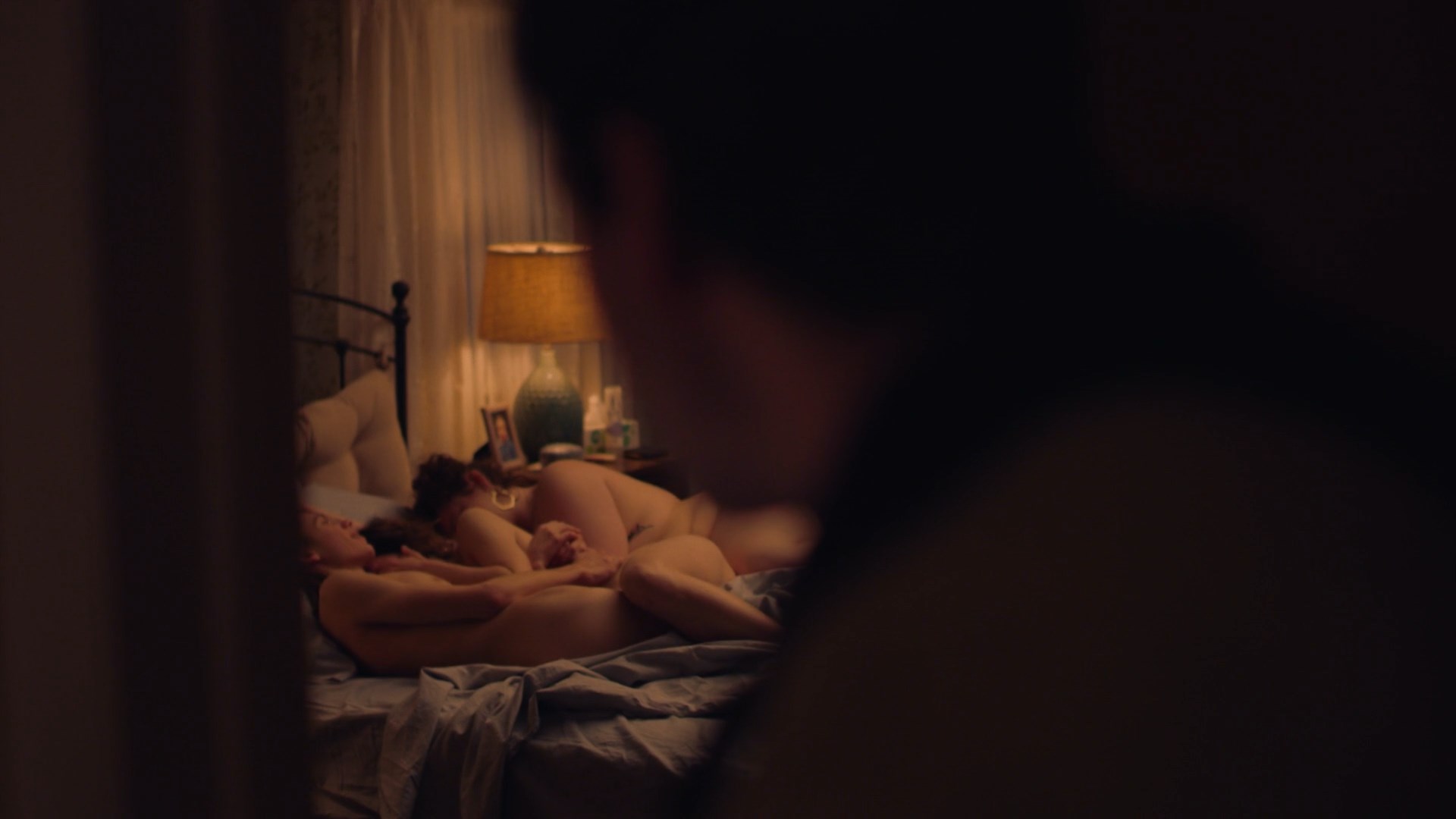 Kathryn Hahn shows her tits when some guy walks in her laying naked on the ...