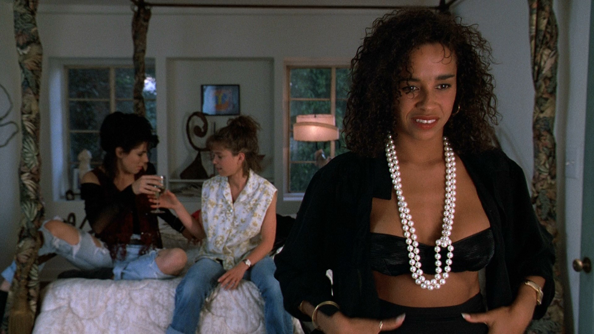 Rae Dawn Chong, Sandra Bullock - When The Partys Over - 1080p.