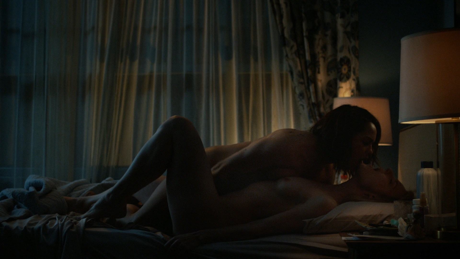 Monica Raymund fingers Gia Crovatin in this VERY SEXXXY scene. 