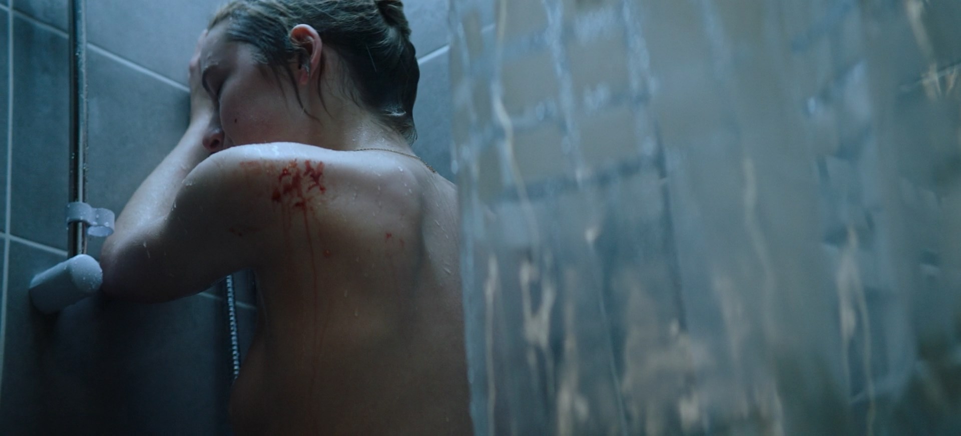 Sarah Bolger shows sideboob when she is taking a shower.