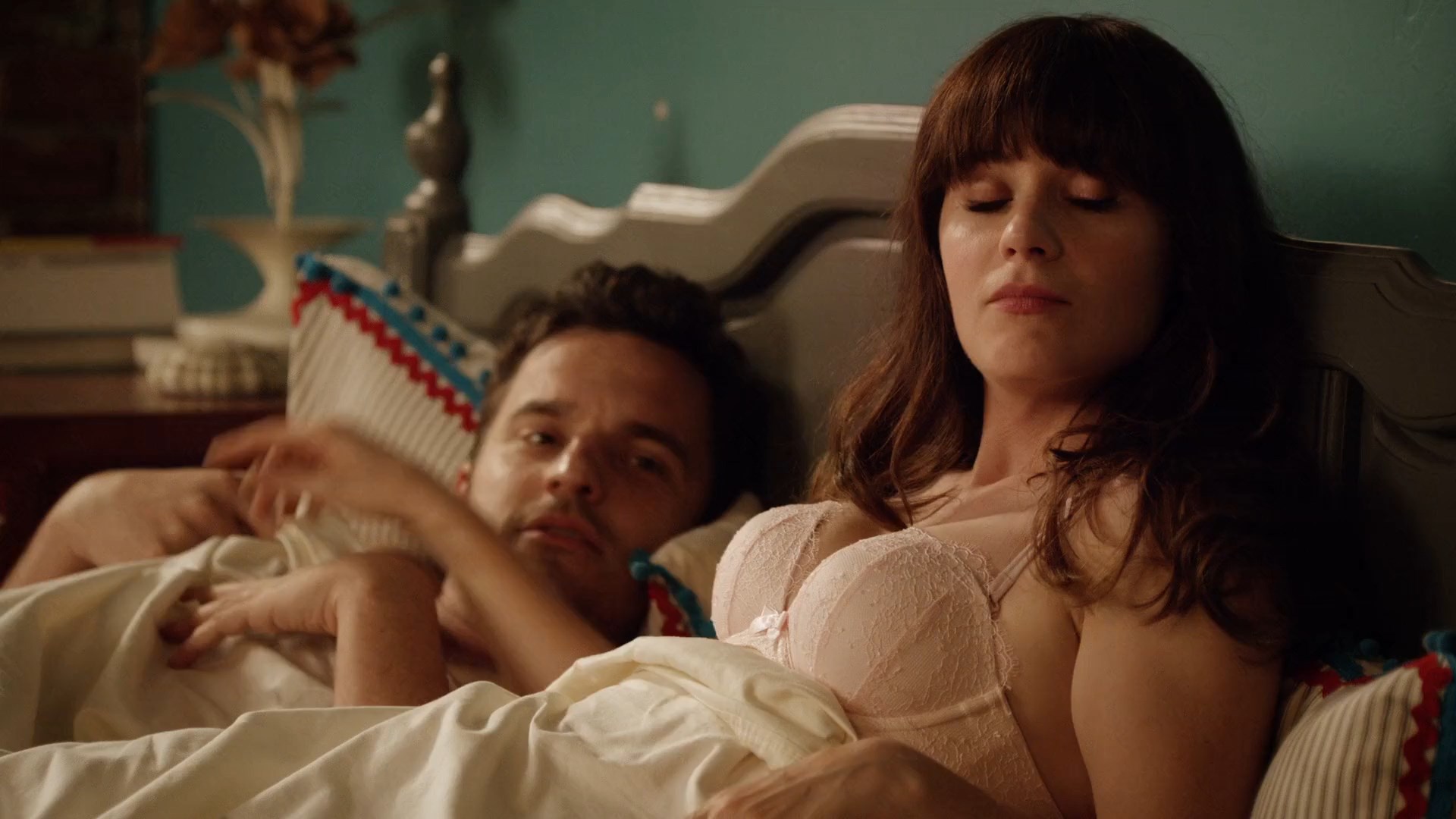 Zooey deschanel let's have a threesome
