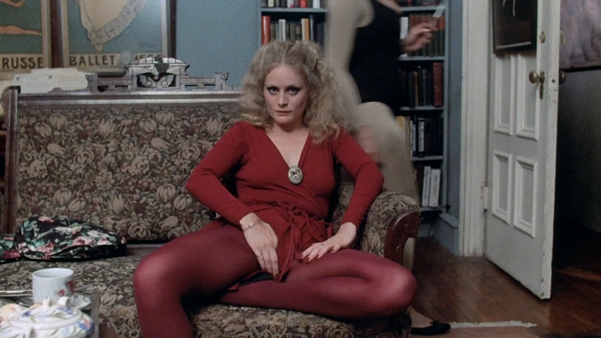 Beverly d'angelo in lingerie