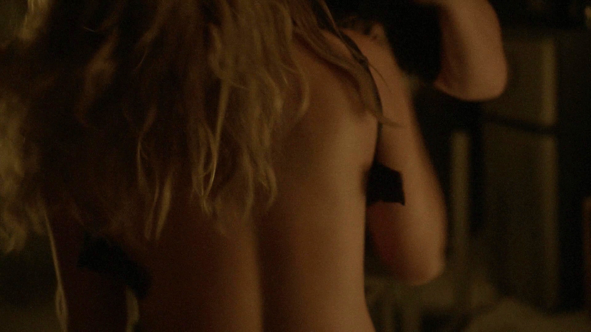 Eliza taylor and thomas mcdonell sex scene