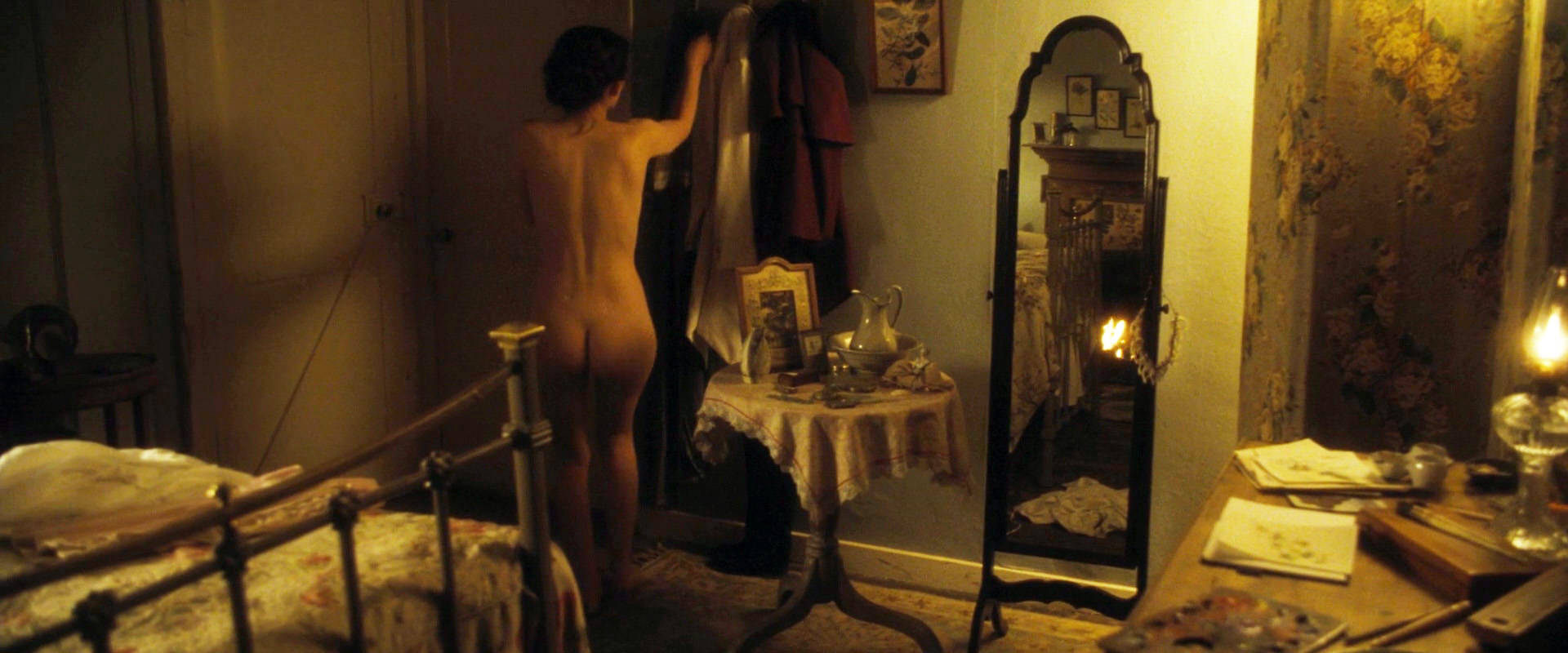 Emily Browning Nude. 