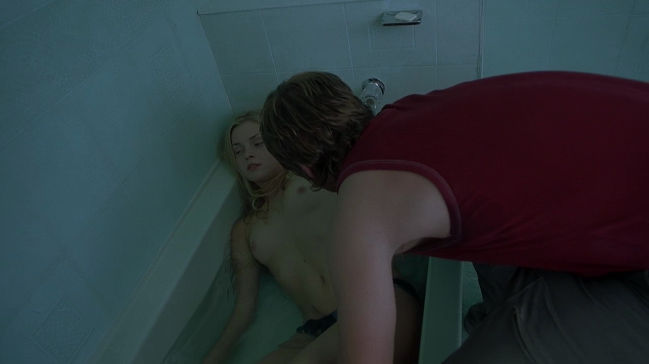 Naked Izabella Miko In The Forsaken Ancensored