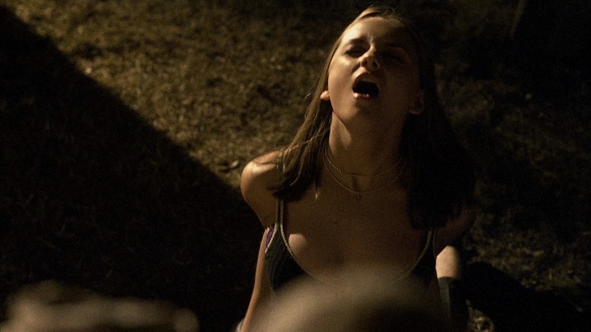 Rachael Leigh Cook Nude. 