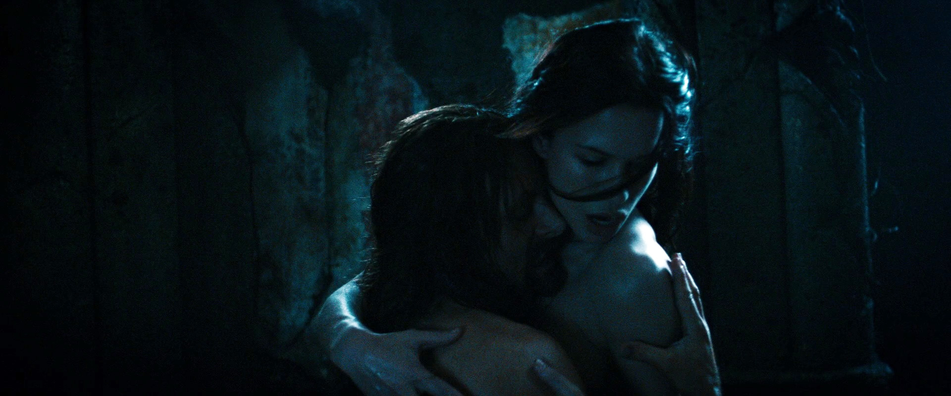 Underworld: Rise of the Lycans Nude Scenes. 