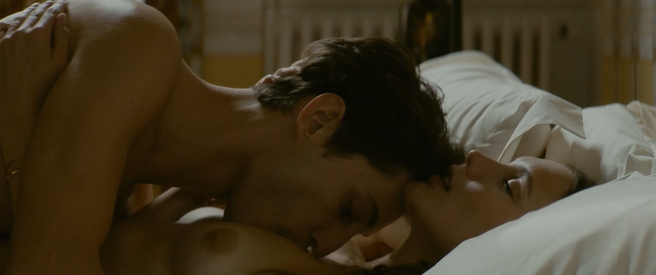 Ana Girardot - Un homme ideal (2015) HD 720p