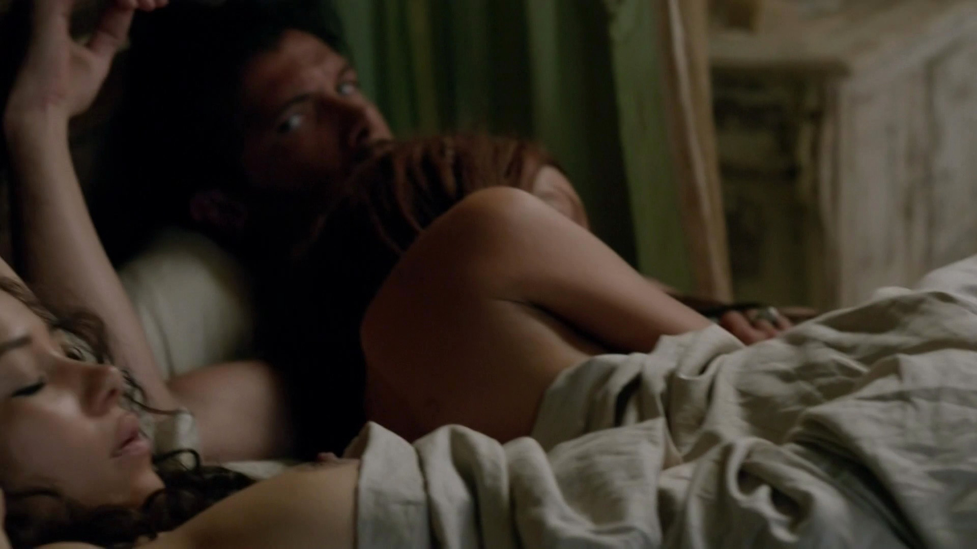 Jessica parker kennedy black sails naked