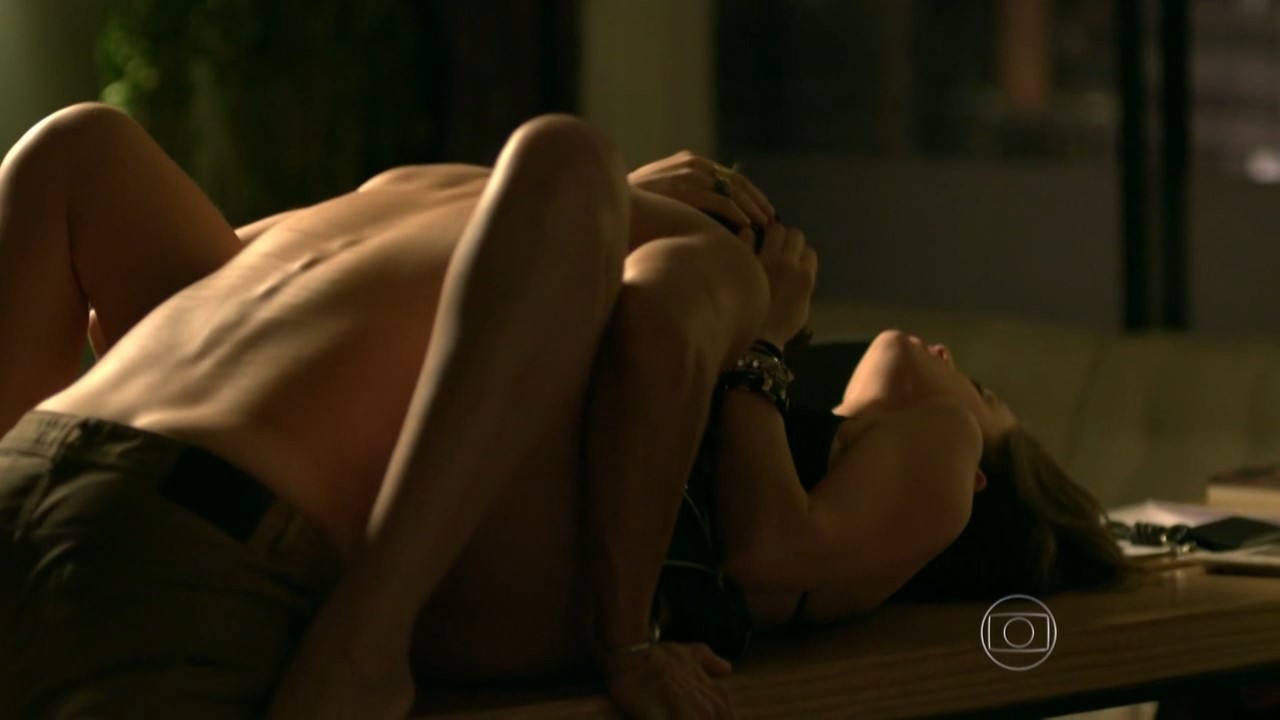 Verdades Secretas Nude Scenes. 